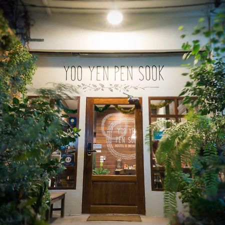 Yoo Yen Pen Sook Vandrarhem Bangkok Exteriör bild