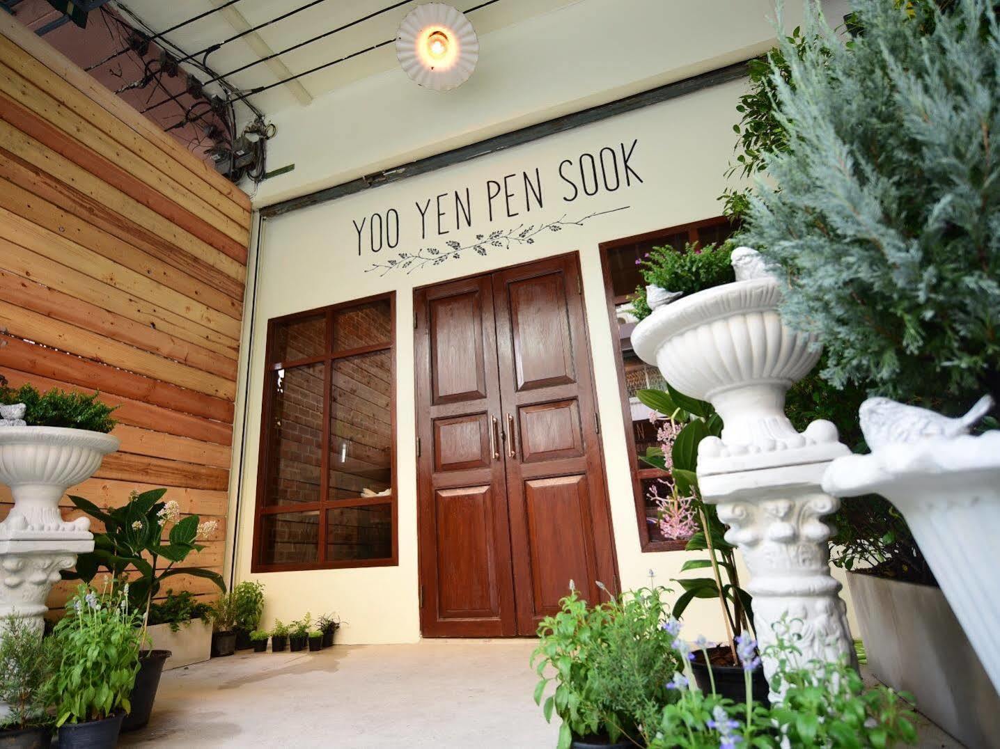 Yoo Yen Pen Sook Vandrarhem Bangkok Exteriör bild