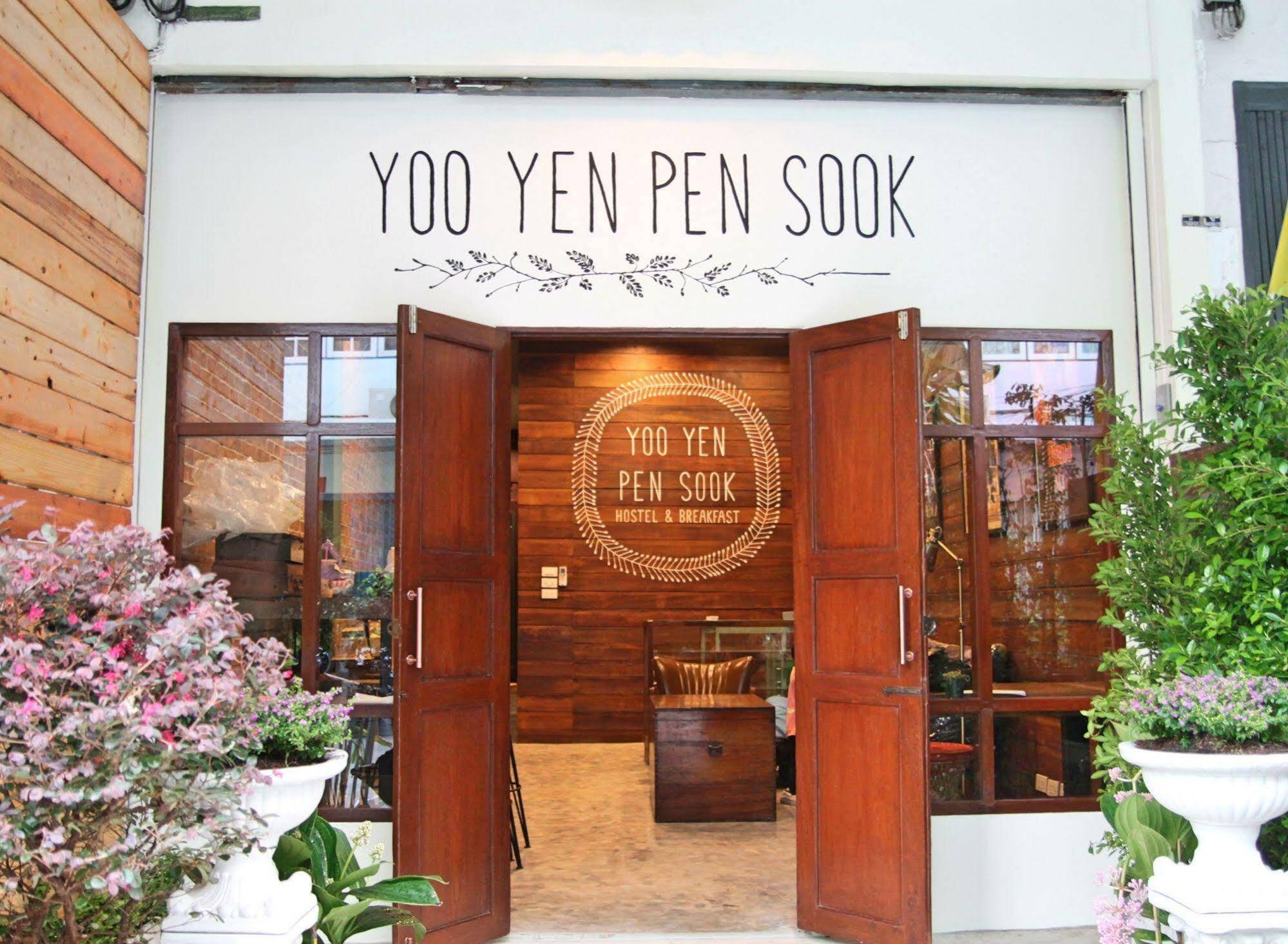 Yoo Yen Pen Sook Vandrarhem Bangkok Exteriör bild